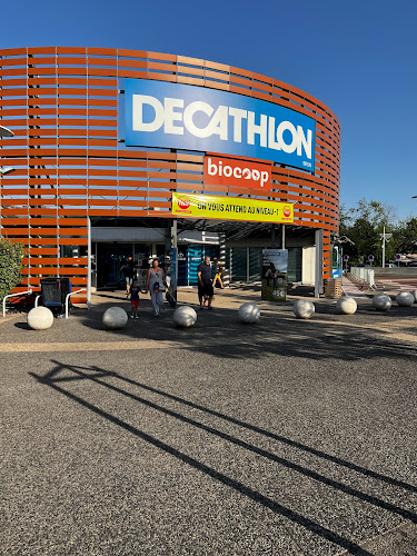 photo Decathlon Village Bron